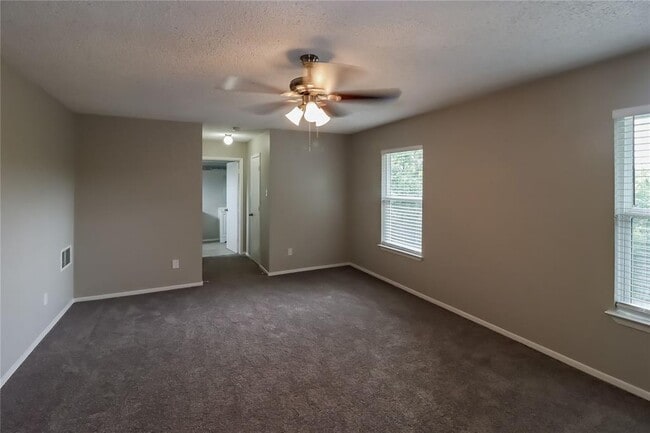 Building Photo - 510 Lisa Ln