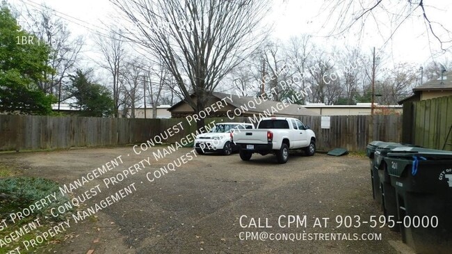 Building Photo - 502 S Fannin Ave