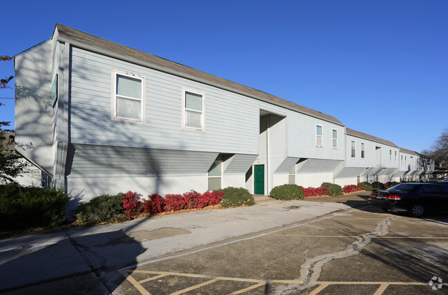 Building Photo - Wolf Ridge Apartments