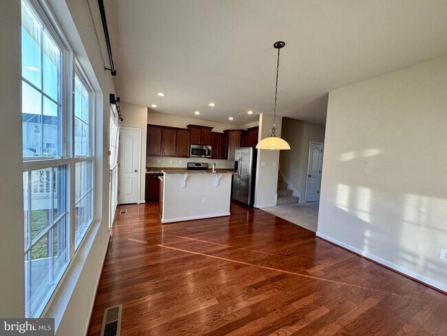 Building Photo - 20955 Brunswick Ln
