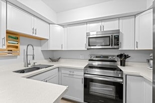 Building Photo - 3715 Village Dr