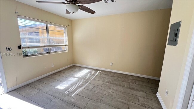 Building Photo - 706 SW 4th Terrace