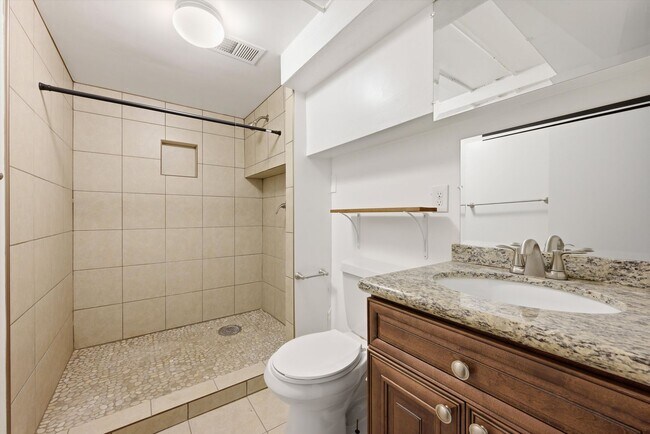 Building Photo - Spacious 3BR Home with Sunroom, Bonus Room & Large Yard
