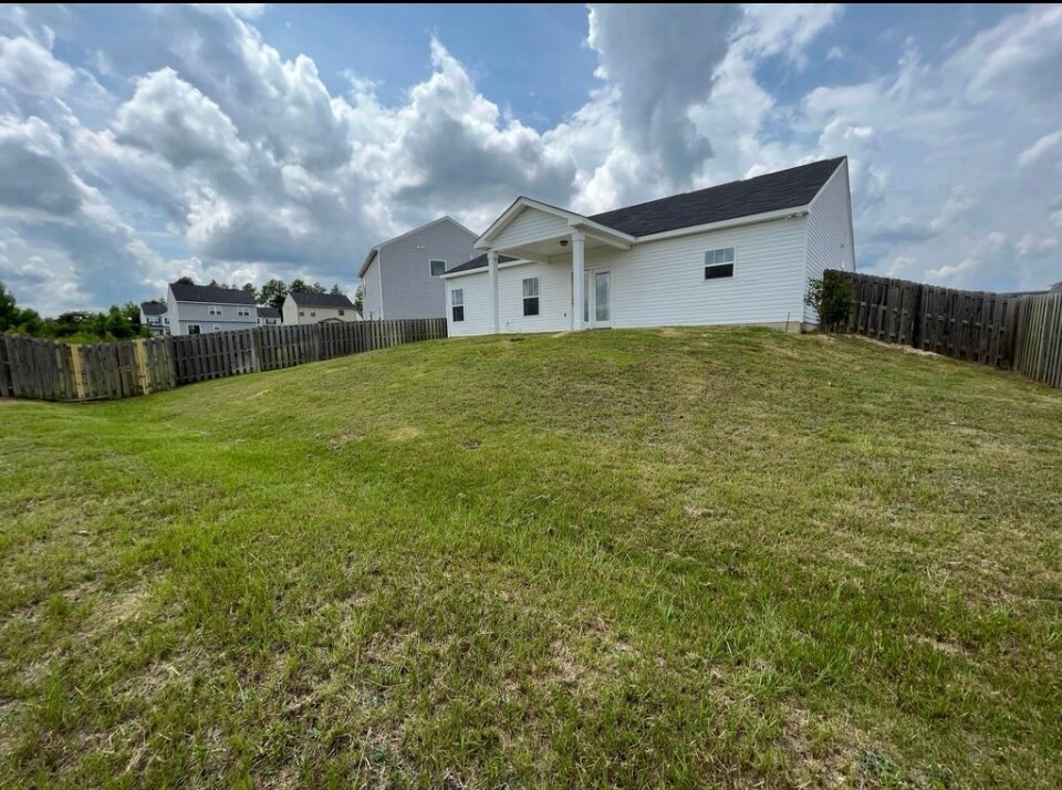 Building Photo - 107 Marble Ct