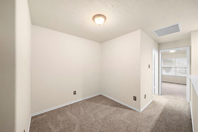 Building Photo - 3315 Victorian Manor Ln