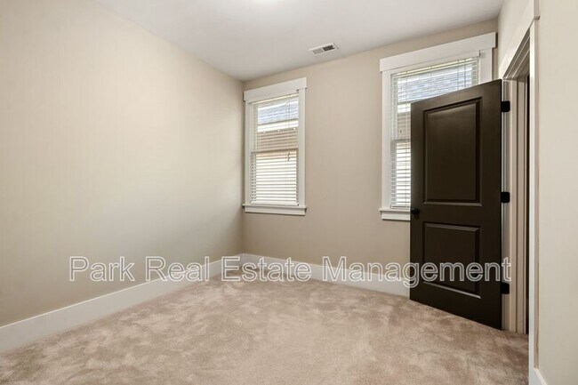 Building Photo - 1229 Great Ridge Pkwy