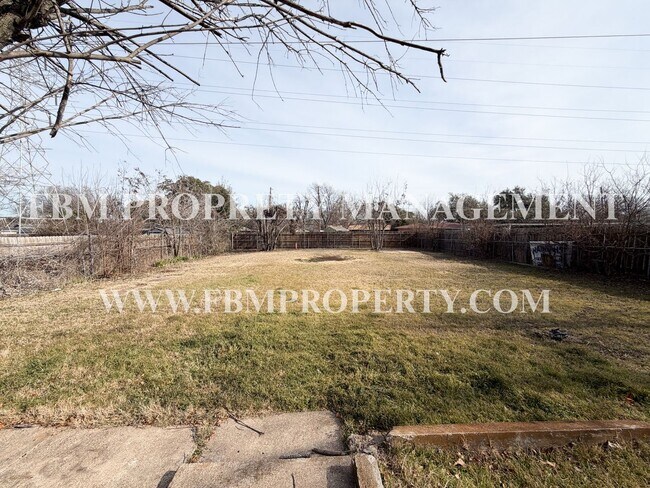 Building Photo - 549 N 62nd St