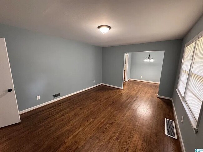 Building Photo - MOVE IN SPECIAL!! LIMITED TIME ONLY!! FIRST MONTH FREE!