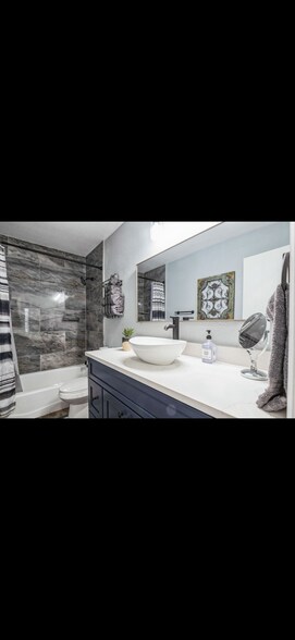 Building Photo - 3004 Matador Dr