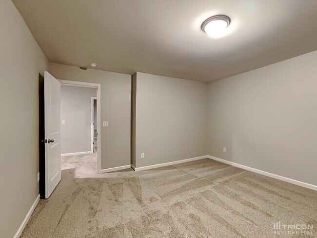 Building Photo - 533 Elmwood Pond Ct