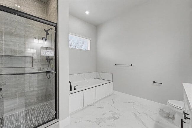 Building Photo - 9 Selkirk Dr