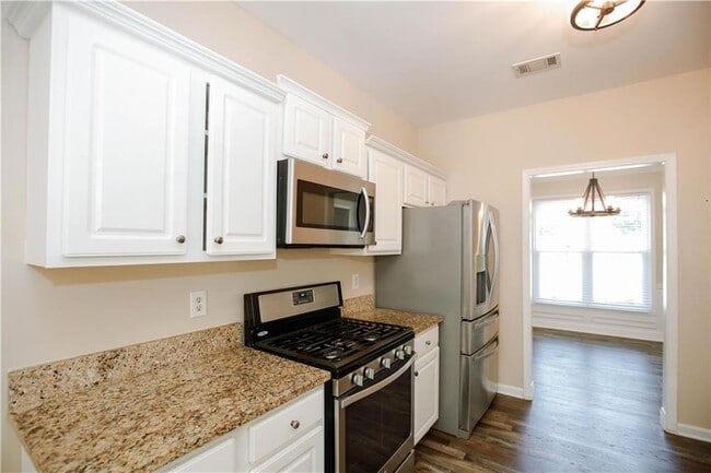 Building Photo - 1005 Landover Crossing