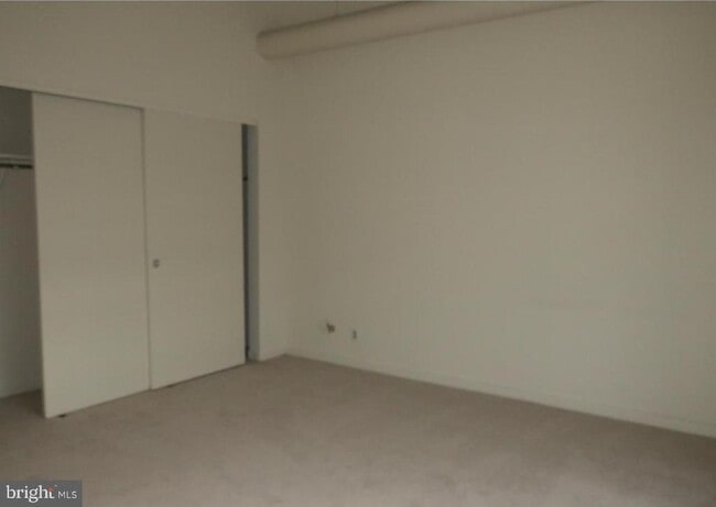 Building Photo - 3 N Christopher Columbus Blvd