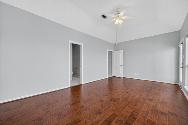 Building Photo - 16 Regency Pt