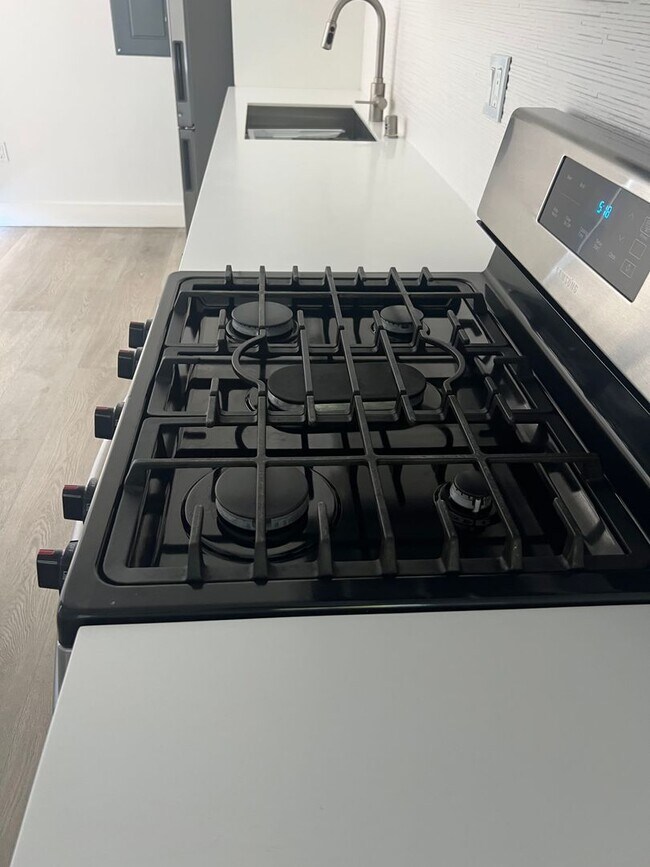 Building Photo - Modern - 2 Story Loft