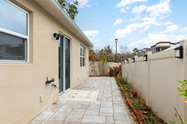 Building Photo - BEAUTIFUL UPDATED 4 bedroom home in great community!