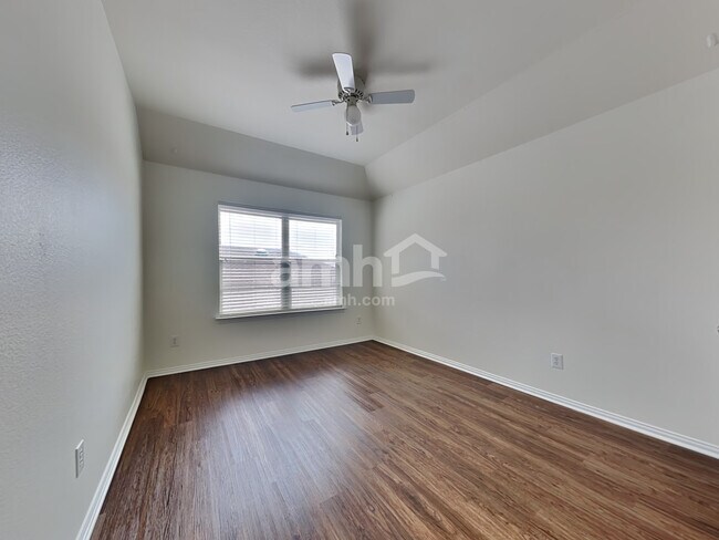 Building Photo - 2709 Evening Mist Dr