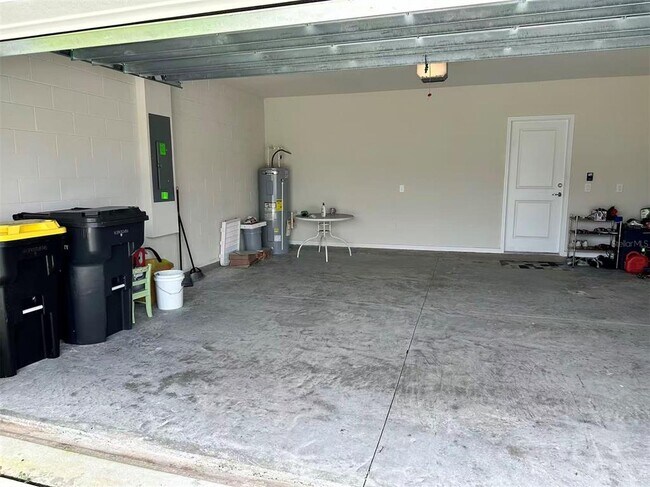 Building Photo - 2102 Charming Ave