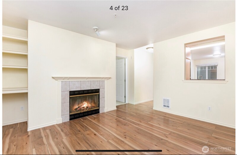 Building Photo - 18501 SE Newport Way