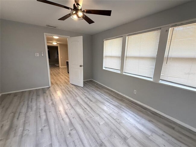 Building Photo - 2221 23rd Ave S