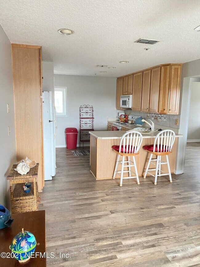 Building Photo - 201 10th St N