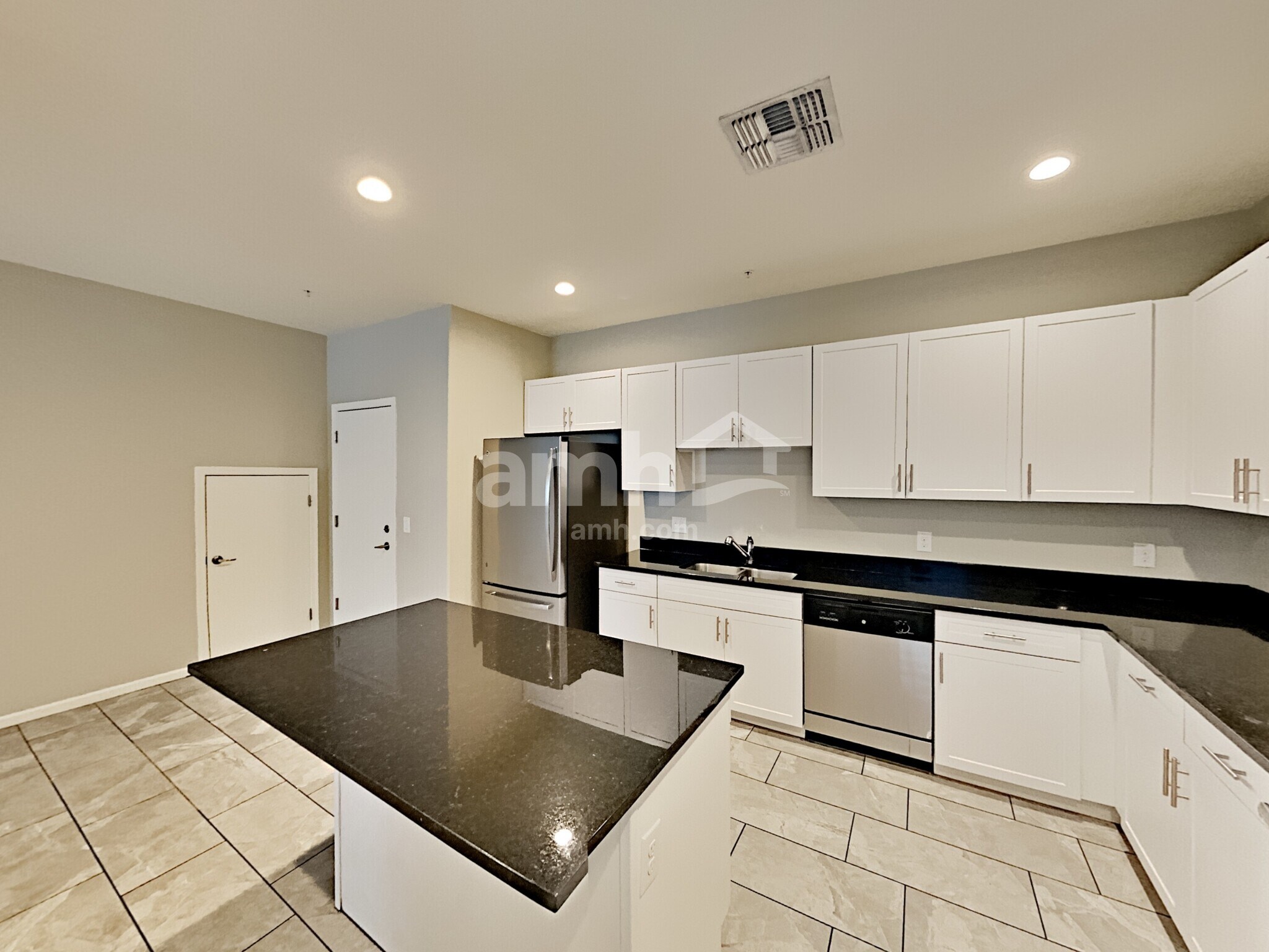 Building Photo - 20734 W Stone Hill Rd