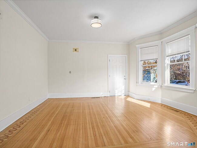 Building Photo - 1911 Summer St