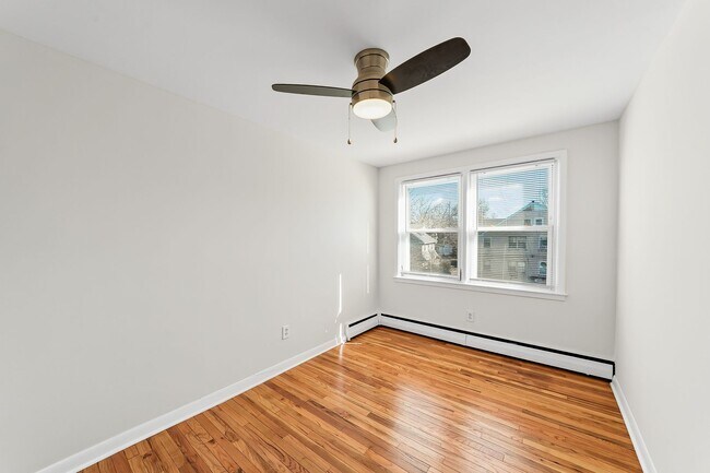 Building Photo - 709 Morgan Ave