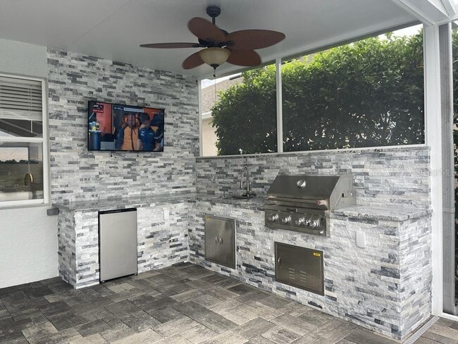 Building Photo - 5338 Los Palma Vista Dr