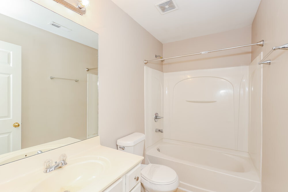 Building Photo - 713 Celeste Ln