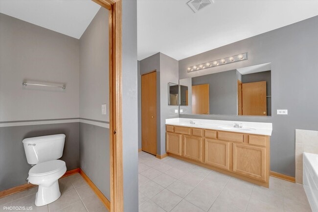 Building Photo - 24525 Champion Dr