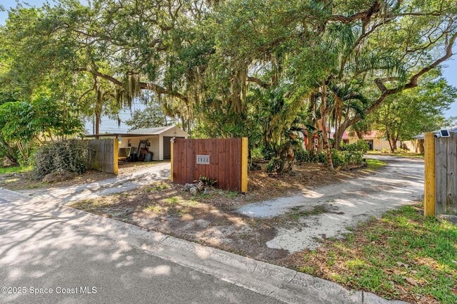 Building Photo - 1428 Rose Ct