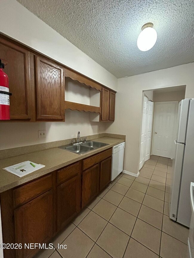 Building Photo - 470 Crabapple Ct