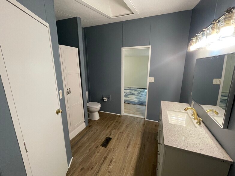 Building Photo - 22957 Pine Rd