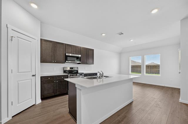 Building Photo - 503 Red Dr