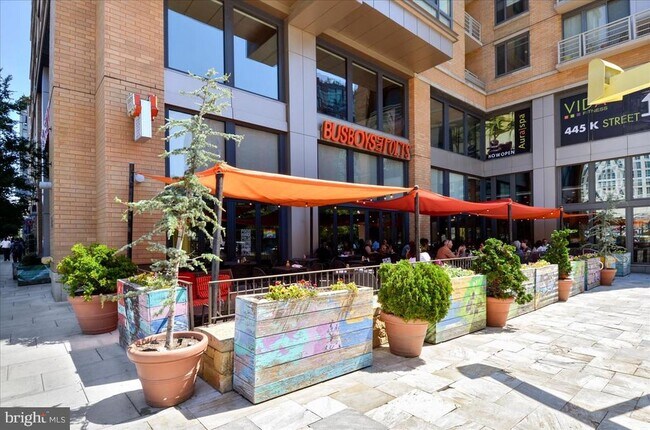 Building Photo - 460 New York Ave NW