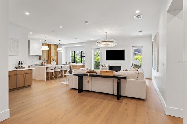 Building Photo - 804 Idlewood Dr