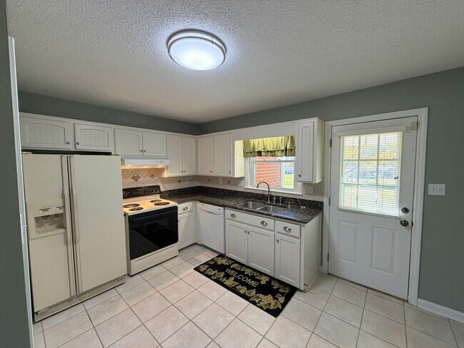 Building Photo - Statesville - HWY 21 - 3 BD/ 1 BA