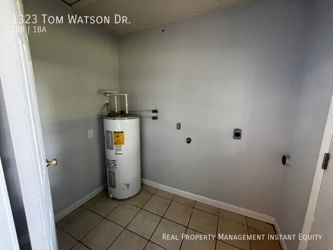 Building Photo - 1323 Tom Watson Rd