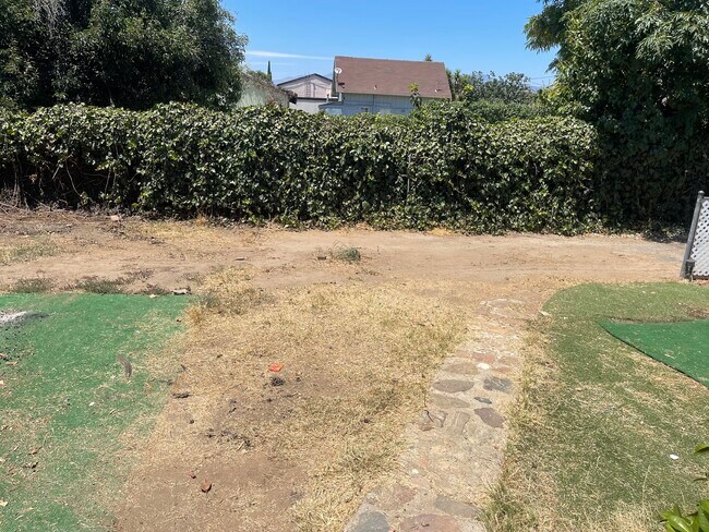 Building Photo - 515 N Nicholson Ave