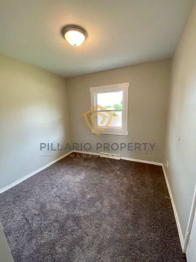 Building Photo - Updated Style Ranch House in Anderson with 3 Bedrooms and 1 Bathroom is Available NOW!