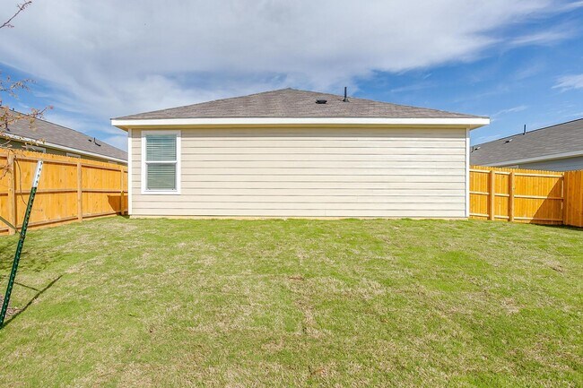 Building Photo - Amazing Northpointe Cottage- 3 Bed, 2 Bath- Eagle Mountain Saginaw ISD- 76179