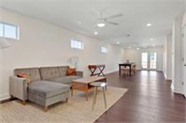 Building Photo - 2239 St Andrew St