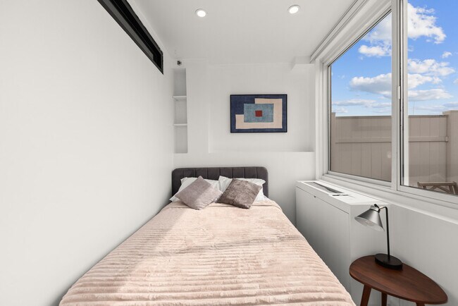 Building Photo - 19 St Marks Pl