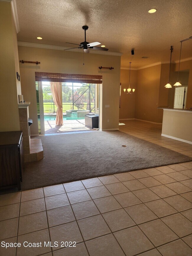 Building Photo - 220 Northgrove Dr