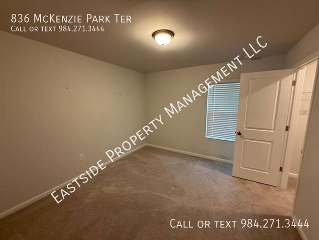 Building Photo - 836 McKenzie Pk Ter