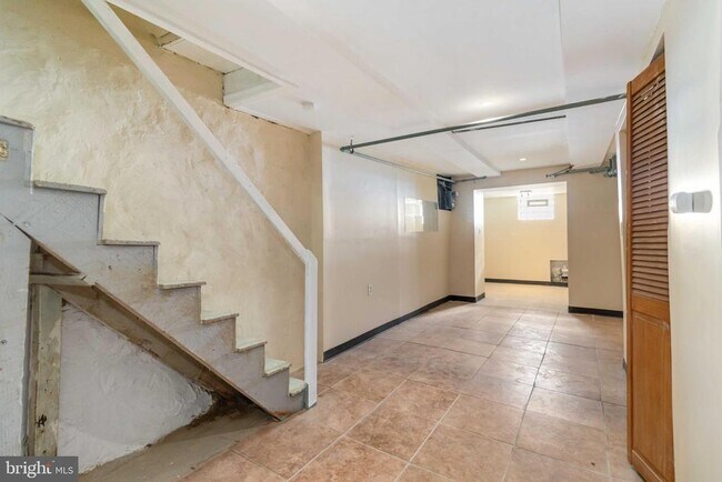 Building Photo - 1929 W Sparks St