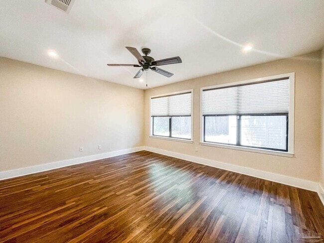 Building Photo - 3300 N Sugartree St