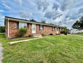 Building Photo - Spacious 2-Bed 1-Bath in Mount Sterling!