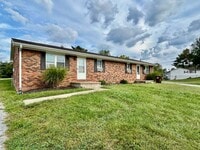 Building Photo - Spacious 2-Bed 1-Bath in Mount Sterling!